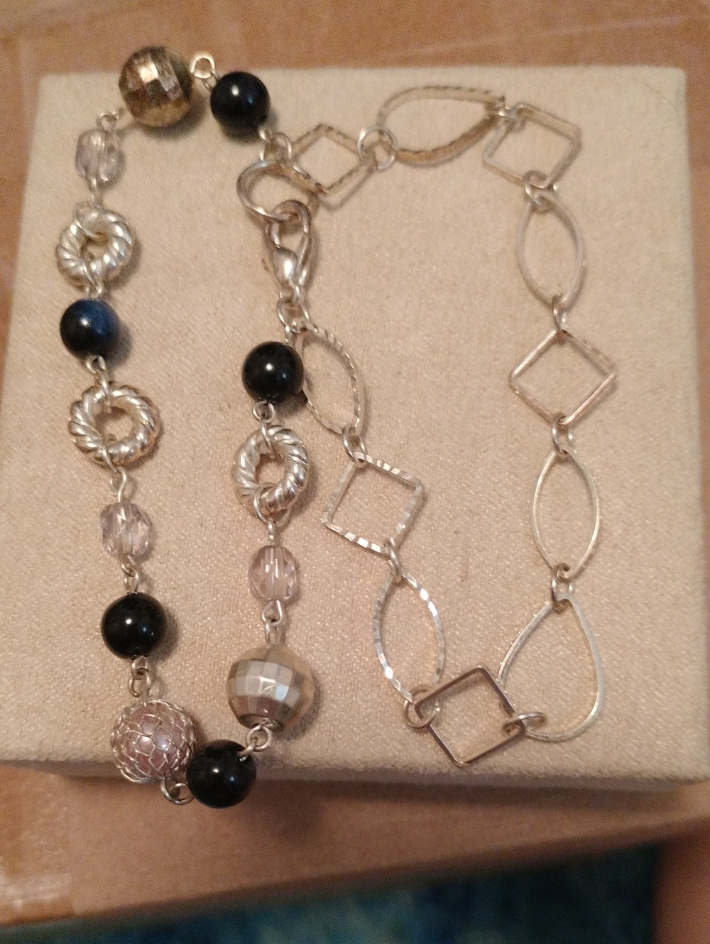 Silver with Multi Colored Beaded Bracelet. Wears Like A Linked 2 Pc. Beautiful ❤